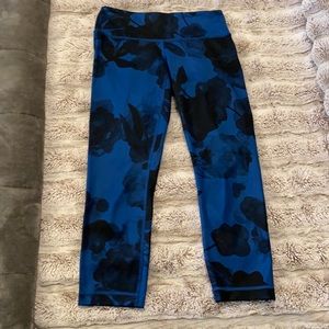Cropped leggings size 4
